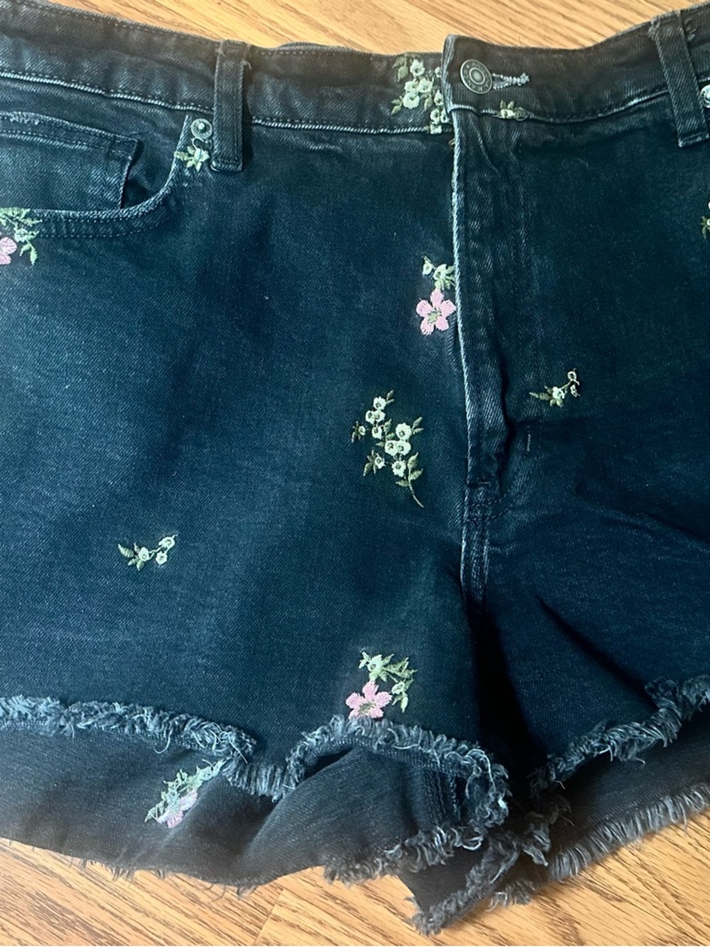 Arizona Jean Embroidery Women's High Rise Floral Denim Short Size 19 Junior Plus